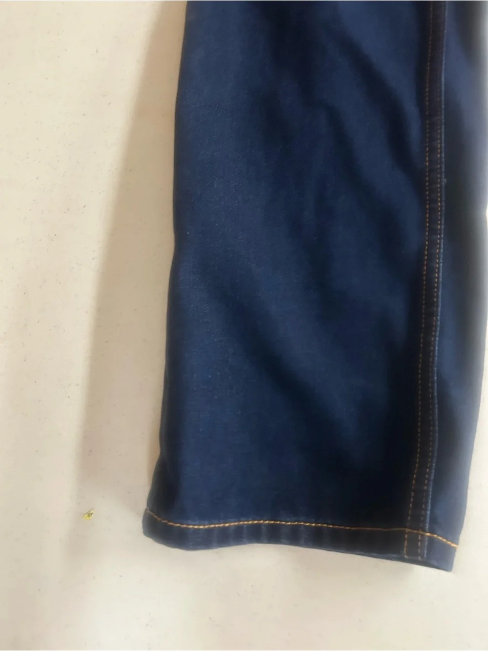 Levi's 514 36x30 Dark Blue Jeans with Gold Stitching
